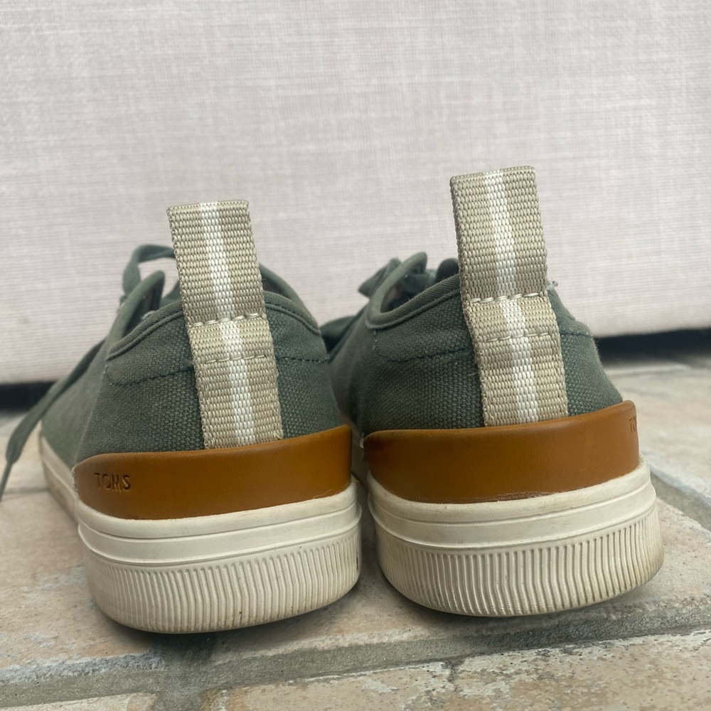 TOMS Men's Green Casual Shoes - Picture 4 of 7